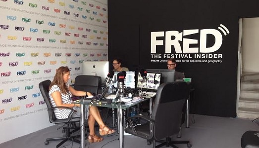 Venezia/Prende il via il primo weekend della mostra del cinema, tra proiezioni d’autore e contaminazioni dell’arte. Noi ve la raccontiamo dalla radio Venezia/Prende il via il primo weekend della mostra del cinema, tra proiezioni d’autore e contaminazioni dell’arte. Noi ve la raccontiamo dalla radio