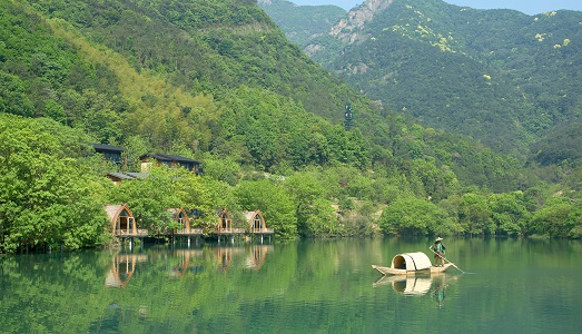 Last minute/11. Le case galleggianti sul fiume Fuchun