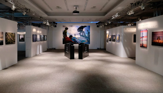 Arriva in Italia il Fujifilm X-VISION Tour 2017. Prima tappa oggi a Milano, per una riflessione sulla fotografia con grandi autori