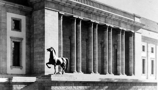 L’epopea dei cavalli di Hitler, da simbolo del terzo reich a ruderi ritrovati in un deposito. E ora in attesa di tornare allo stato tedesco L’epopea dei cavalli di Hitler, da simbolo del terzo reich a ruderi ritrovati in un deposito. E ora in attesa di tornare allo stato tedesco