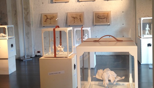Sculture da viaggio, tra design: da Rossana Orlandi, a Milano, Dario Ghibaudo porta in scena l’ultima parte del suo “Museo di Storia Innaturale”