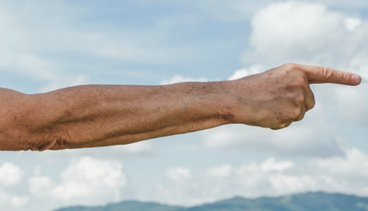 Perdere le braccia, per via della pittura. Giovanni Morbin si racconta al Festival Drodesera