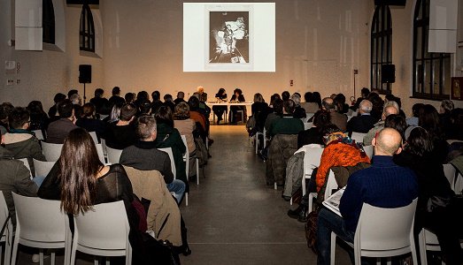 Il fotogiornalismo oggi, tra contaminazioni con l’arte contemporanea e reportage. Ecco i risultati della tavola rotonda promossa  da “Camera”
