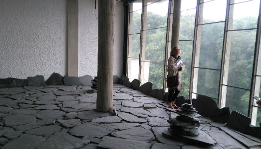 Giro del mondo alla Biennale di Lione. Dal minimale di Lee Ufan al colonialismo di Sinzo Aanza