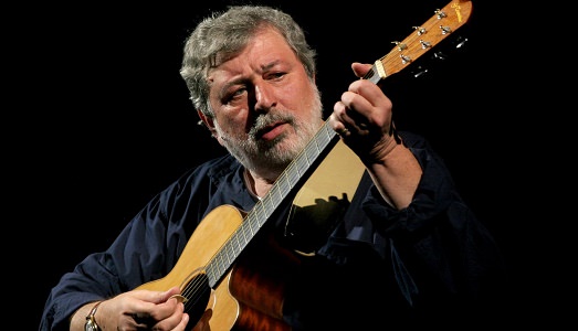Guccini, addio alle canzoni? «Oggi vince la musica inutile». Un altro brandello di realtà, da un grande vecchio con la passione della scrittura