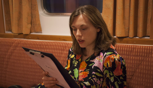 La potenza della voce arriva fino alle stelle. La performance di Hanne Lippard a Bergamo