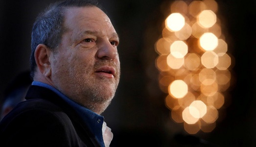 L’ex produttore Harvey Weinstein si è consegnato alla Polizia di New York