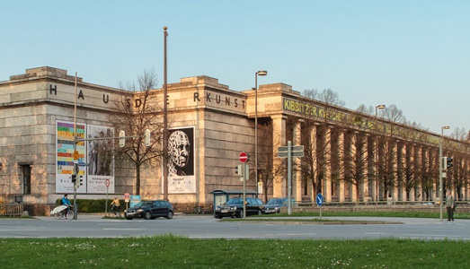 Venti milioni di euro e David Chipperfield per ridisegnare l’Haus der Kunst di Monaco. Sfidando, di nuovo, il suo sinistro passato hitleriano Venti milioni di euro e David Chipperfield per ridisegnare l’Haus der Kunst di Monaco. Sfidando, di nuovo, il suo sinistro passato hitleriano