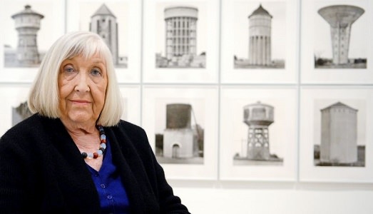 Addio Hilla. Scompare la seconda grande Becher, rivoluzionaria dell’estetica fotografica nell’ultimo mezzo secolo
