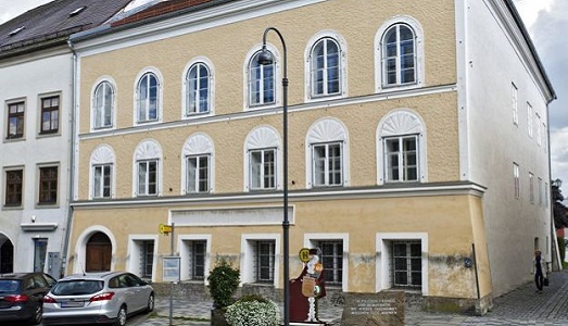 Basta con il pellegrinaggio neonazista. E il Governo austriaco tenta la riconversione della casa natale di Adolf Hitler a Braunau am Inn, con un Decreto Legge Basta con il pellegrinaggio neonazista. E il Governo austriaco tenta la riconversione della casa natale di Adolf Hitler a Braunau am Inn, con un Decreto Legge