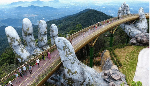 Golden Bridge: il nuovo ponte vietnamita Golden Bridge: il nuovo ponte vietnamita