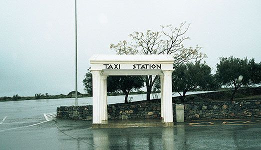 Paradise Inn: la Grecia di Marinos Tsagkarakis Paradise Inn: la Grecia di Marinos Tsagkarakis