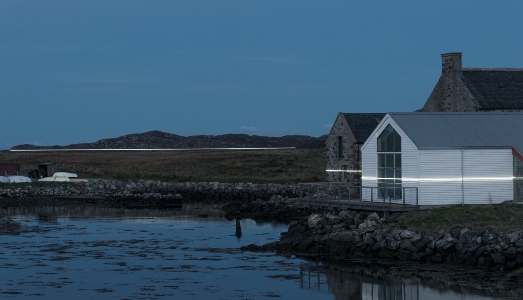 “L ines  (57 ° 59 N, 7 ° 16 W)”