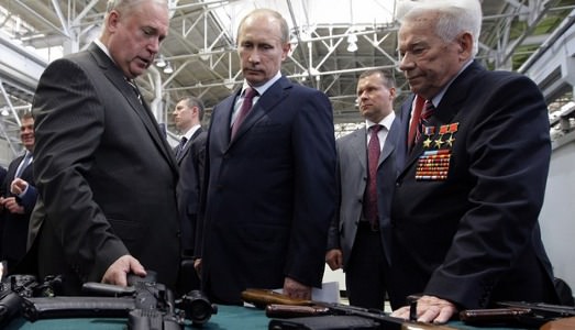 Un “tesoro” di kalashnikov Un “tesoro” di kalashnikov