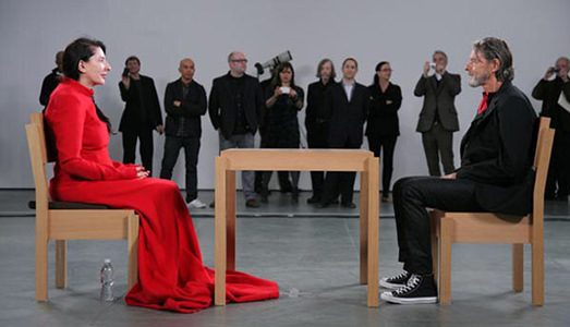 “Fare pulizie” con Marina Abramovic