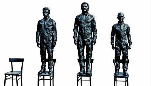 Chi è il prossimo a salire sulla sedia? Trasparenza e senso civico secondo Davide Dormino. Stavolta a Roma