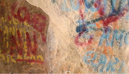 In Cile, vandali in azione su antiche pitture rupestri. Il danno non potrà essere riparato