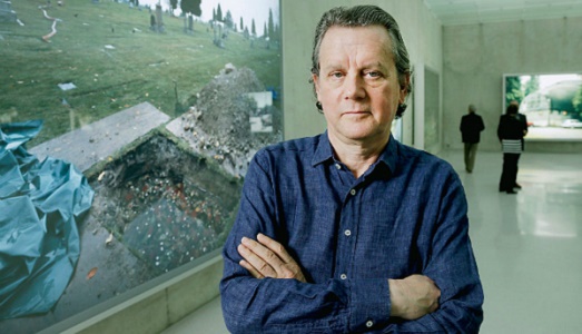Chi se ne va che male fa. Jeff Wall chiude il suo rapporto con Marian Goodman dopo 25 anni, ed entra nella scuderia di Gagosian Chi se ne va che male fa. Jeff Wall chiude il suo rapporto con Marian Goodman dopo 25 anni, ed entra nella scuderia di Gagosian