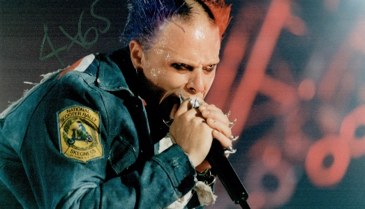 Voce dei Prodigy e volto degli anni ’90, Keith Flint è stato trovato morto in casa sua Voce dei Prodigy e volto degli anni ’90, Keith Flint è stato trovato morto in casa sua