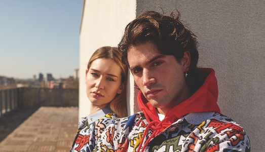 Lacoste omaggia Keith Haring con una nuova capsule collection Lacoste omaggia Keith Haring con una nuova capsule collection