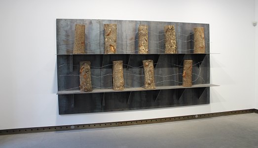 In attesa dell’Arte Povera al Centre Pompidou, ecco Jannis Kounellis a Parigi. Per festeggiare i trent’anni di collaborazione con Karsten Greve In attesa dell’Arte Povera al Centre Pompidou, ecco Jannis Kounellis a Parigi. Per festeggiare i trent’anni di collaborazione con Karsten Greve