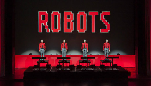 Avanguardia Kraftwerk. Spettacolo totale per il concerto alle OGR di Torino. Oggi ultima serata