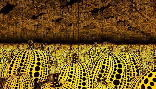 Una zucca da 800mila euro di Yayoi Kusama danneggiata all’Hirshhorn Museum di Washington. La colpa? Di un selfie