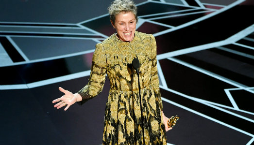 La forma dell’acqua sbanca gli Oscar, una statuetta al film di Luca Guadagnino. Ecco i premi