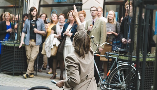 Exploring…opere multiformi e linguaggi differenti. Ad Albumarte un film, un talk e una performance, tutto in una sera