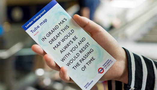 Un giro nella metro di Londra con Laure Prouvost. Il suo nuovo progetto, in 270 stazioni