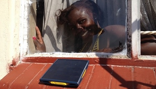 Olafur Eliasson, una bomba di sole! L’artista “buca” immediatamente la sua campagna di kickstarter per iniziare la produzione del suo caricabatterie green Olafur Eliasson, una bomba di sole! L’artista “buca” immediatamente la sua campagna di kickstarter per iniziare la produzione del suo caricabatterie green