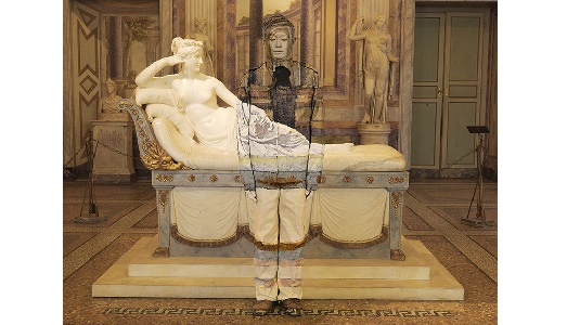 Il maestro del camouflage Liu Bolin si mimetizza nella Sala Caravaggio di Galleria Borghese Il maestro del camouflage Liu Bolin si mimetizza nella Sala Caravaggio di Galleria Borghese