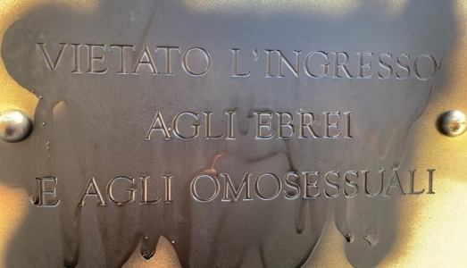 Buon compleanno Museo Pio, con vandalismo: a Livorno imbrattata l’opera di Ruth Beraha