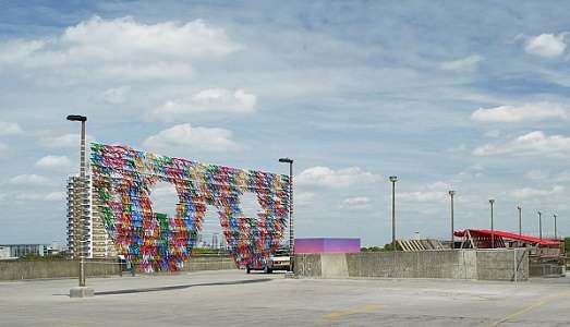 Un parcheggio trasformato in 800 studi d’artista. Doveva accadere a Londra, ma il consiglio boccia la proposta. In barba alle idee del sindaco Johnson Un parcheggio trasformato in 800 studi d’artista. Doveva accadere a Londra, ma il consiglio boccia la proposta. In barba alle idee del sindaco Johnson
