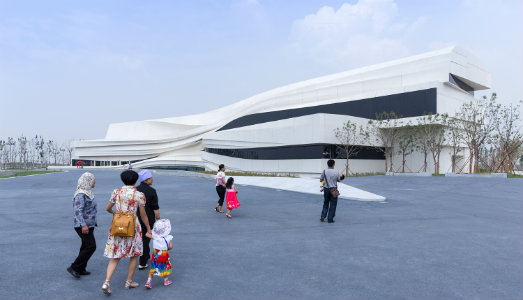 Marco Scotini curerà la seconda Biennale di Yinchuan. Questa volta parteciperà Ai Weiwei?