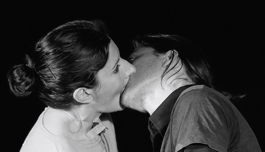 Ulay vince la causa contro Marina. Abramović dovrà risarcire l’ex compagno per aver violato un contratto su alcuni lavori condivisi