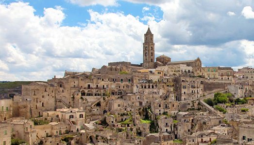 Musei e istituti italiani sempre poco sul pezzo. Lo spiega il saggio “Turismi e turisti”, che racconta il difficile rapporto con la rete