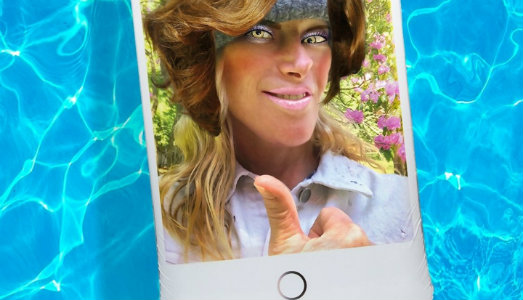 Non è estate se non hai il materassino di Cindy Sherman e il telo di Yayoi Kusama