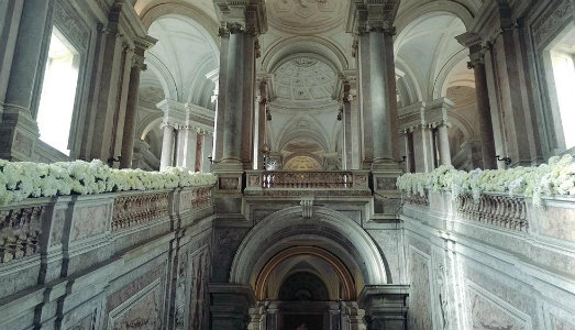 Matrimonio alla Reggia di Caserta. E avvampa la polemica sull’utilizzo degli spazi storici Matrimonio alla Reggia di Caserta. E avvampa la polemica sull’utilizzo degli spazi storici