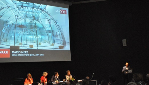 Farsi la “permanente” gratis, al MAXXI si può! Recuperando i ritardi e aprendo ai privati, Enel in testa. Ecco le nuove sfide del museo