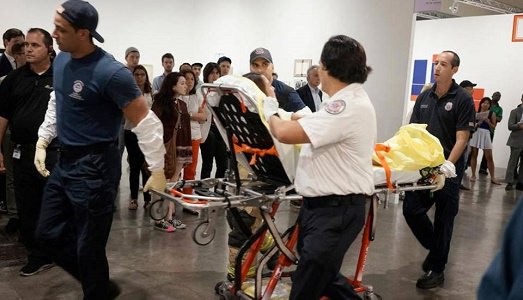 Qui Miami/11. Accoltellamento in fiera, scambiato per performance. Una storia dell’altro mondo arriva da Art Basel Qui Miami/11. Accoltellamento in fiera, scambiato per performance. Una storia dell’altro mondo arriva da Art Basel