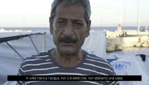 Modena per i migranti. Fondazione Fotografia continua il lavoro di documentazione sul presente, stavolta dicendo qualcosa all’Europa, dalla Grecia