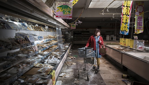 Il “Mois de la photo” di Parigi, anzi di una “Grand Paris” che conta quasi cento mostre che guardano all’ambiente e alle contraddizioni sociali