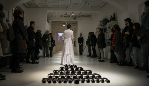 Momenti della tolleranza del corpo. La performance di Mona Lisa Tina da Adiacenze, a Bologna