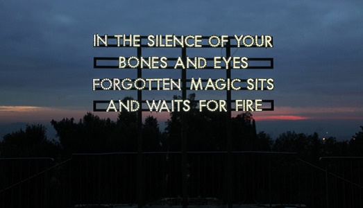 ArtVerona/5. Da opera più fotografata della fiera a immagine del 2016. Robert Montgomery vince la nuova edizione del “Premio Icona”