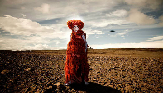 È morta La Karl Du Pigné, celebre drag queen e musa d’arte dalla romanità warholiana È morta La Karl Du Pigné, celebre drag queen e musa d’arte dalla romanità warholiana