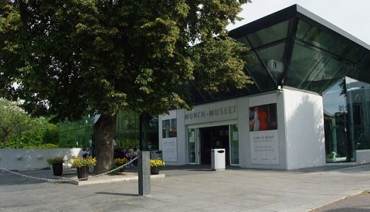 Camille Henrot pigliatutto: il Munch Museum di Oslo consegna alla francese l’Edvard Munch Award, premiando l’originalità e il talento di un’artista poliedrica Camille Henrot pigliatutto: il Munch Museum di Oslo consegna alla francese l’Edvard Munch Award, premiando l’originalità e il talento di un’artista poliedrica