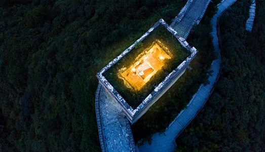 Annullato il contest di Airbnb che prometteva una notte sulla Grande Muraglia Cinese