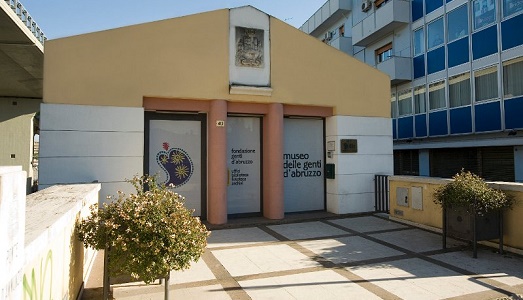 “Artisti in Soccorso” alle popolazioni colpite dal terremoto, in un’asta organizzata dalla Fondazione “Genti d’Abruzzo” di Pescara | “Artisti in Soccorso” alle popolazioni colpite dal terremoto, in un’asta organizzata dalla Fondazione “Genti d’Abruzzo” di Pescara |