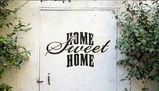 A Milano, in Santeria Paladini, non c’è posto per santi, con la mostra del collettivo Nibiru